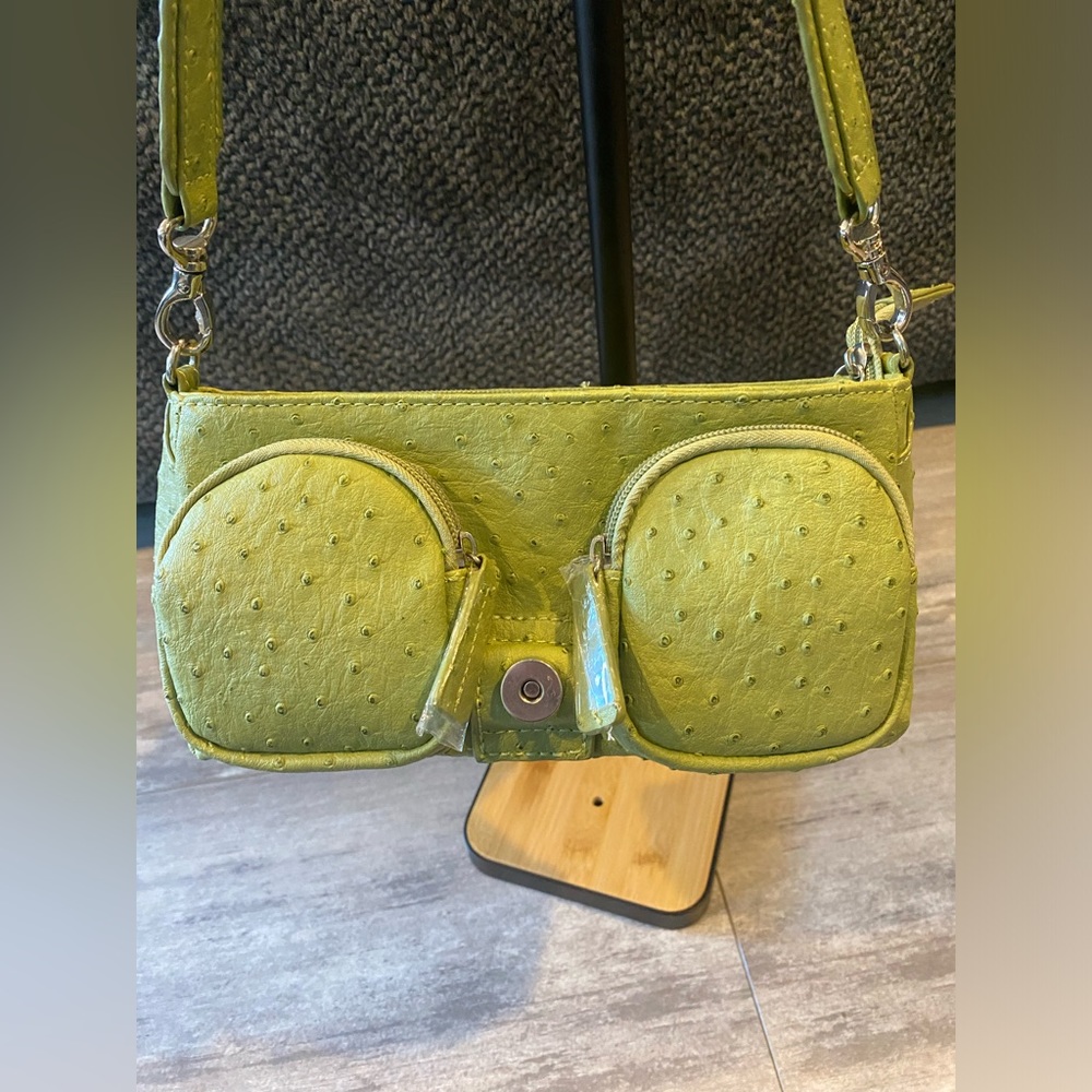 Butterfly brand olive green purse. NWOT. - Picture 5 of 12